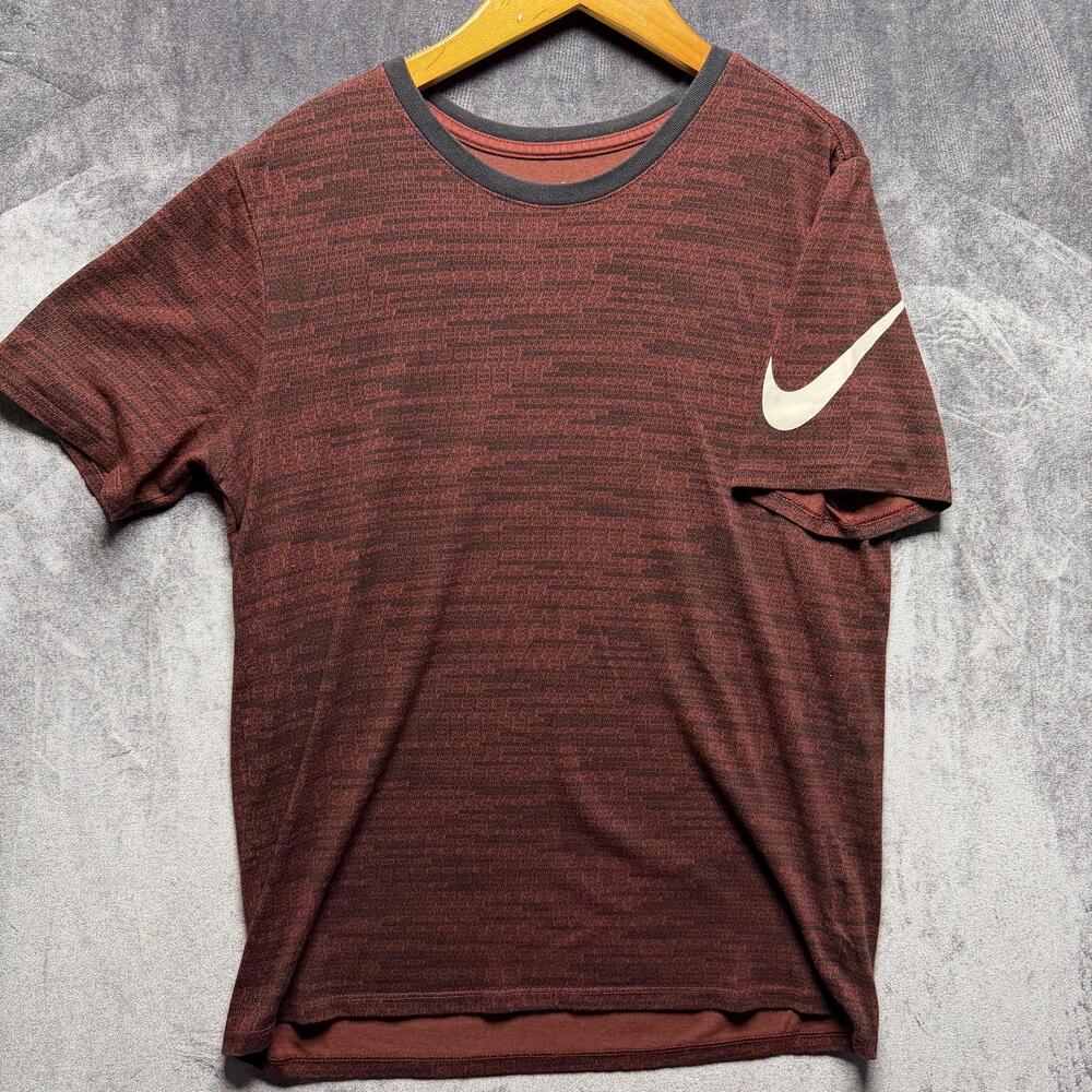 Nike Dri-FIT T-Shirt Mens M Red Athletic Fit Stretch Running Gym Workout